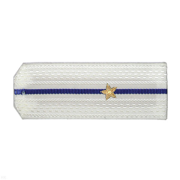 Погоны белые с 1 вас. просв., вышит. канителью (мл. лейтенант)